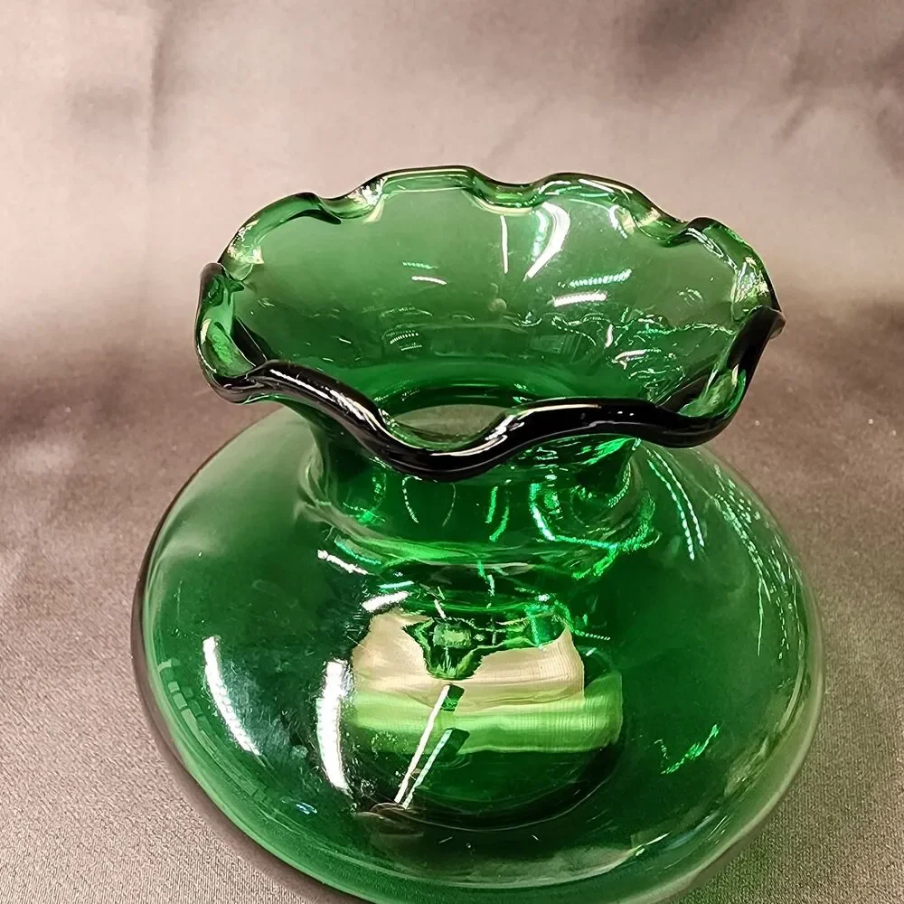 Vtg Anchor Hocking Emerald Green Glass Small Ruffled Edge Vase